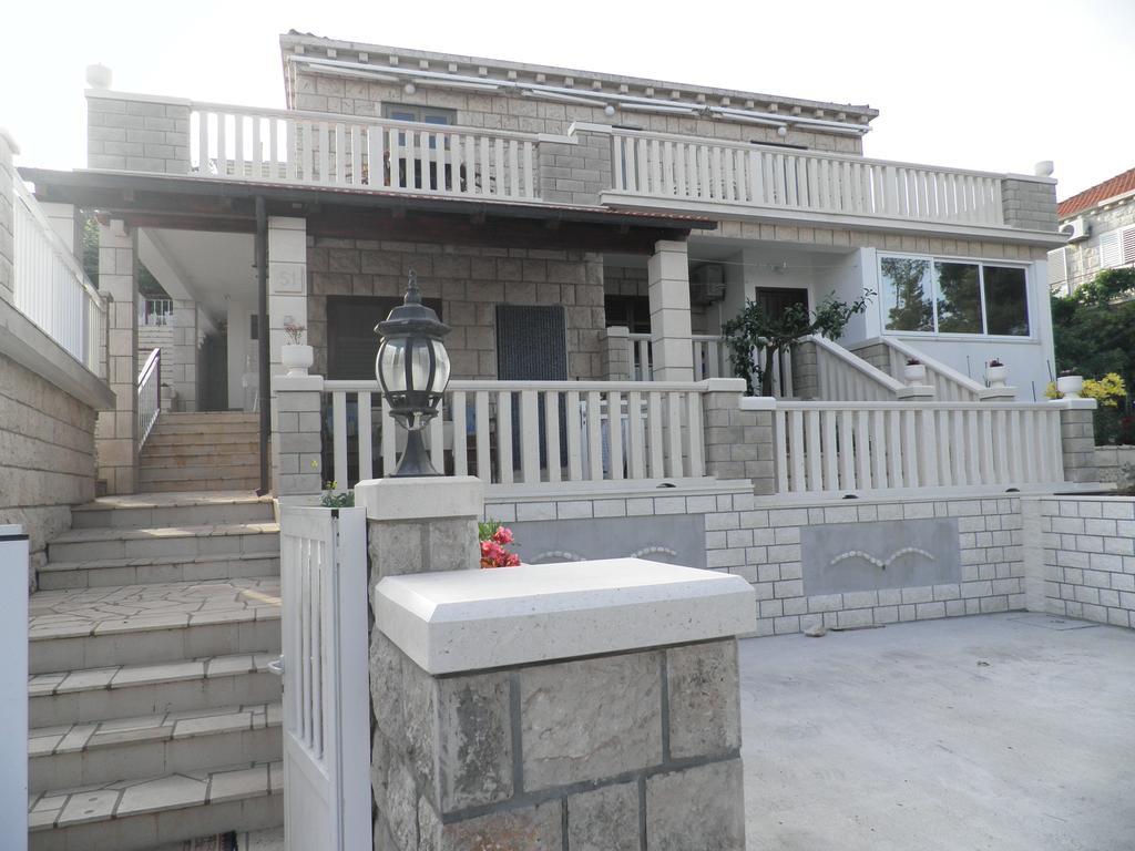 Apartments Holiday Λομπάρδα Εξωτερικό φωτογραφία