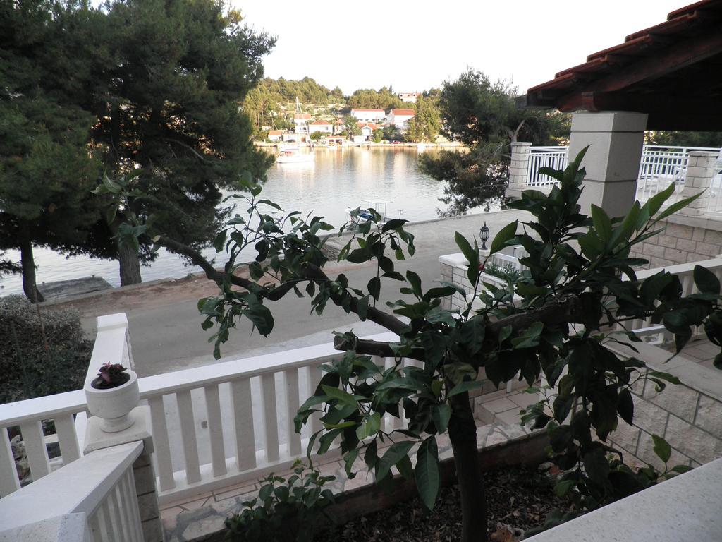 Apartments Holiday Λομπάρδα Εξωτερικό φωτογραφία